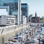 Apartmán Exklusive - - Inclusive Sauna - Free Parking - Perfect For 7 Guests - Smart