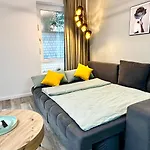 Exklusive - - Inclusive Sauna - Free Parking - Perfect For 7 Guests - Smart Apartmán Kolín nad Rýnem