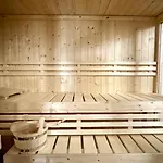 Exklusive - - Inclusive Sauna - Free Parking - Perfect For 7 Guests - Smart Apartmán