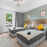 Exklusive - - Inclusive Sauna - Free Parking - Perfect For 7 Guests - Smart Cologne