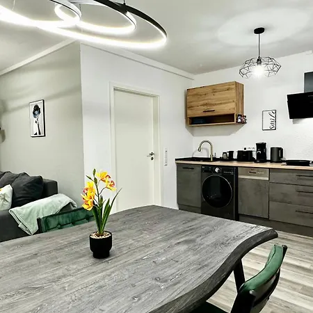 Exklusive Suite - Zentral In Der Koelner Suedstadt - Kostenloser Privatparkplatz - Perfekt Fuer Bis Zu 6 Gaeste - Smart Home Cologne