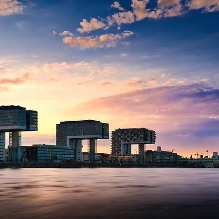 Exklusive - - Inclusive Sauna - Free Parking - Perfect For 7 Guests - Smart شقة *