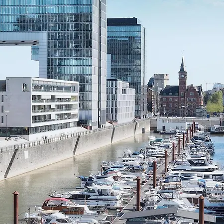 Apartment Exklusive Suite - Zentral In Der Koelner Suedstadt - Kostenloser Privatparkplatz - Perfekt Fuer Bis Zu 6 Gaeste - Smart Home