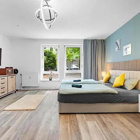 Exklusive - - Inclusive Sauna - Free Parking - Perfect For 7 Guests - Smart Köln