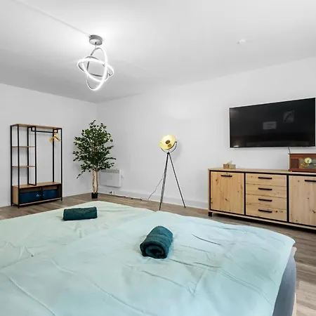 Apartamento Exklusive - - Inclusive Sauna - Free Parking - Perfect For 7 Guests - Smart