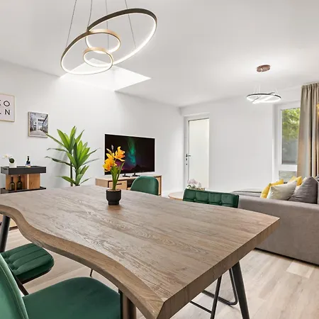 Exklusive - - Inclusive Sauna - Free Parking - Perfect For 7 Guests - Smart