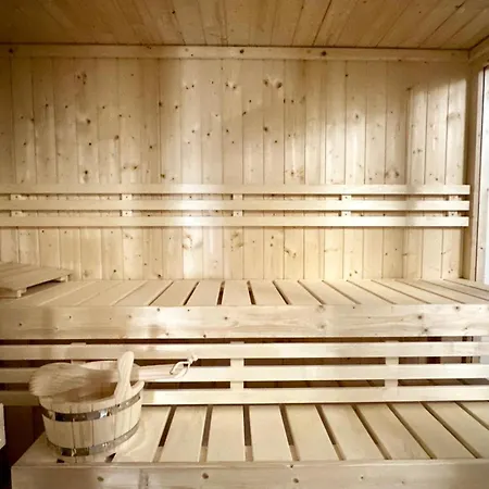 Exklusive - - Inclusive Sauna - Free Parking - Perfect For 7 Guests - Smart Apartmán