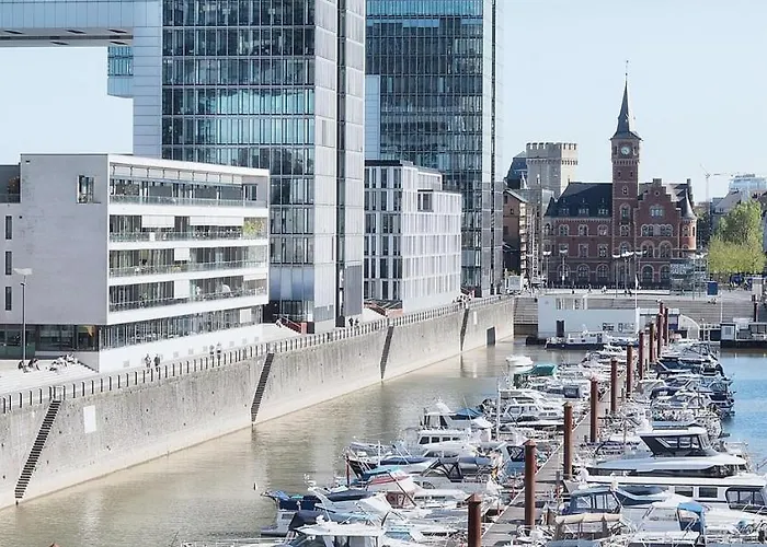 Apartment Exklusive - - Inclusive Sauna - Free Parking - Perfect For 7 Guests - Smart