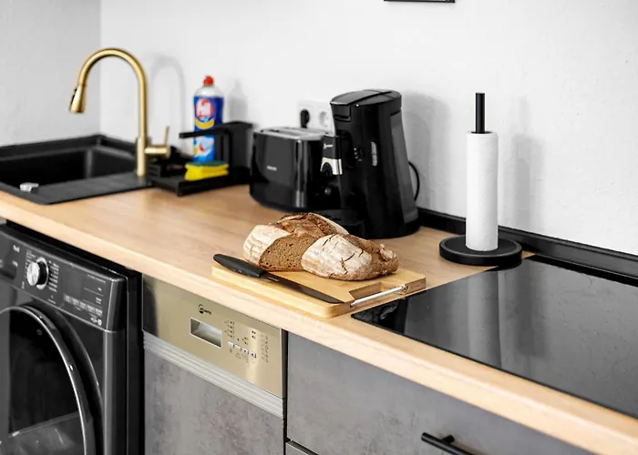 Exklusive - - Inclusive Sauna - Free Parking - Perfect For 7 Guests - Smart * Cologne