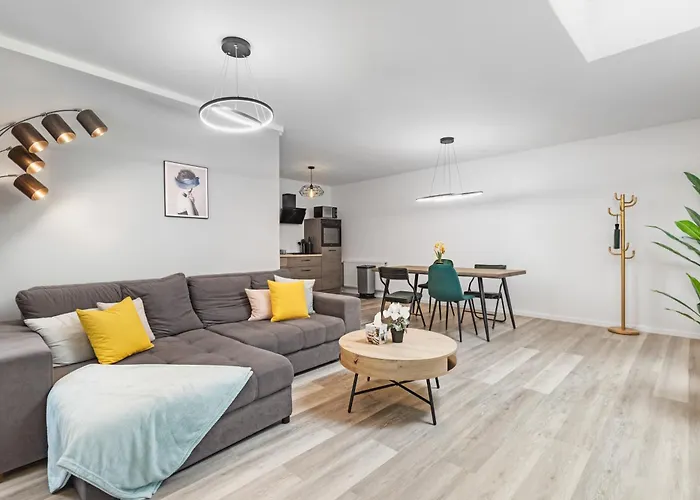 Exklusive - - Inclusive Sauna - Free Parking - Perfect For 7 Guests - Smart Apartment *