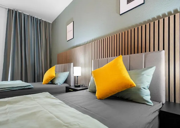 Exklusive - - Inclusive Sauna - Free Parking - Perfect For 7 Guests - Smart Kolín nad Rýnem