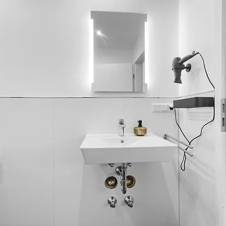 Exklusive - - Inclusive Sauna - Free Parking - Perfect For 7 Guests - Smart Apartmán