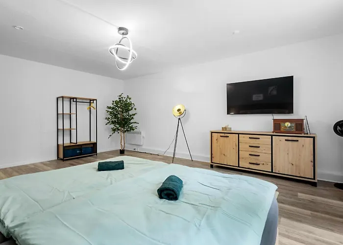 Lägenhet Exklusive - - Inclusive Sauna - Free Parking - Perfect For 7 Guests - Smart